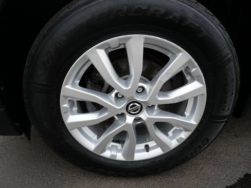 Used 2019 Nissan Rogue SV AWD/4WD image 36
