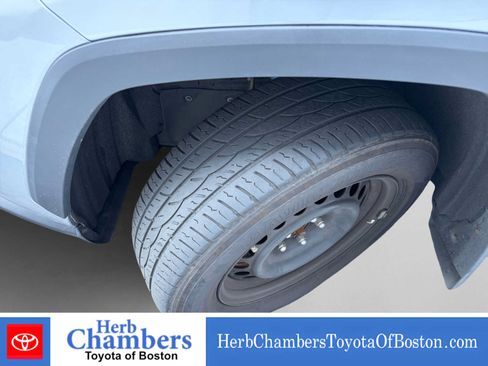 Used 2023 Toyota RAV4 LE AWD/4WD image 13