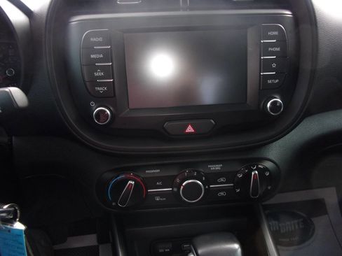 Used 2021 Kia Soul GT-Line FWD image 18