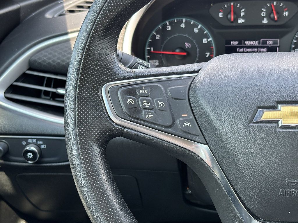 Used 2025 Chevrolet Malibu LT FWD image 17