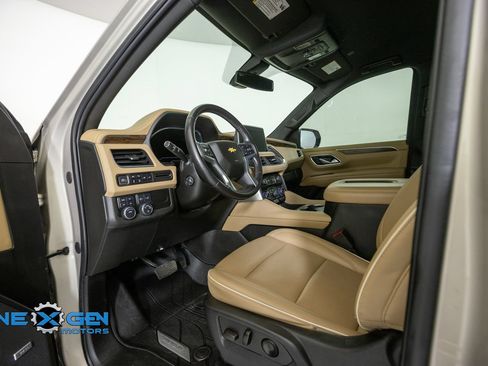 Used 2022 Chevrolet Suburban Premier AWD/4WD image 10
