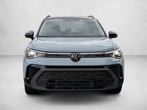 New 2026 Volkswagen Taos SE FWD image 6