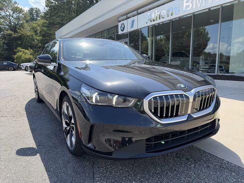 Used 2026 BMW 530i RWD image 1