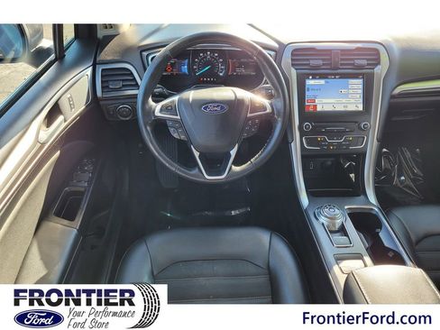 Used 2017 Ford Fusion SE w/ Equipment Group 201A image 9