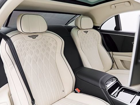 Used 2022 Bentley Flying Spur W12 AWD/4WD image 48