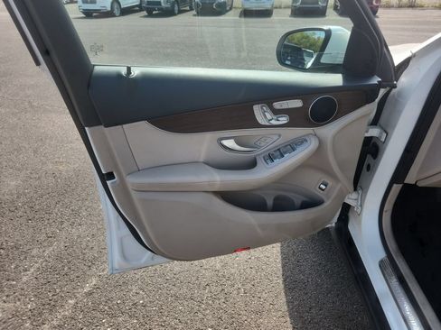 Used 2022 Mercedes-Benz GLC 300 4MATIC image 6