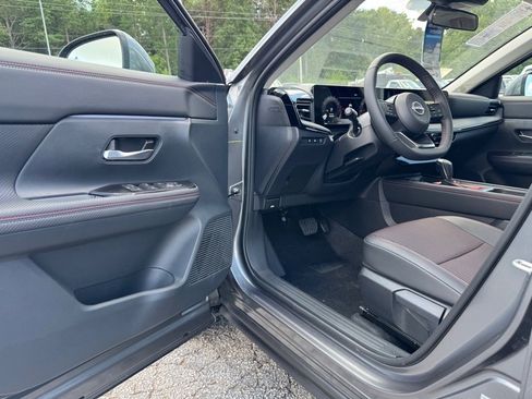 New 2025 Nissan Kicks SR w/ SR Premium Package image 14