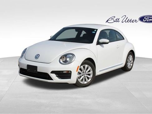 Used 2019 Volkswagen Beetle 2.0T S image 1