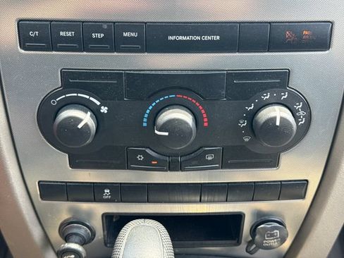 Used 2005 Jeep Grand Cherokee Laredo AWD/4WD image 26