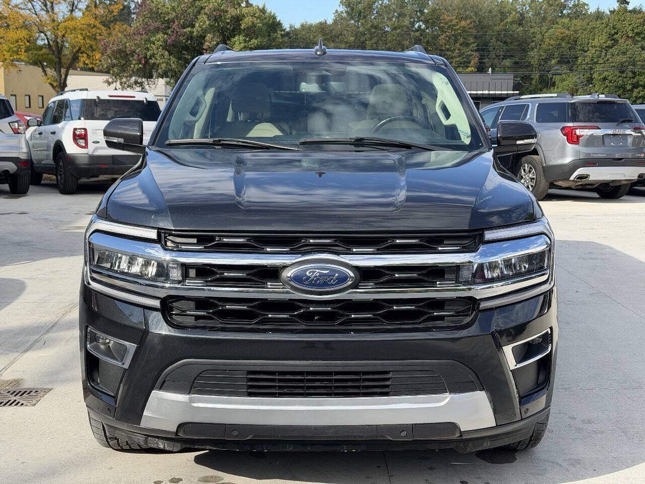 Used 2024 Ford Expedition Max Limited RWD image 3