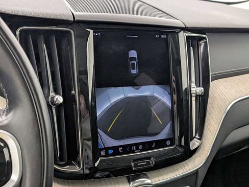 Used 2022 Volvo XC60 B5 Inscription w/ Advanced Package image 31