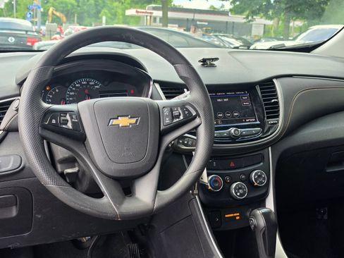 Used 2020 Chevrolet Trax LS w/ Tint and Cruise Package FWD image 8