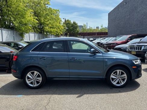 Used 2018 Audi Q3 2.0T Premium Plus w/ Premium Plus Package AWD/4WD image 8