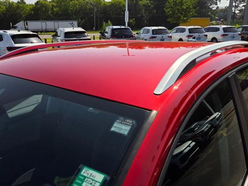 Certified 2024 Volkswagen Taos SE AWD/4WD image 9