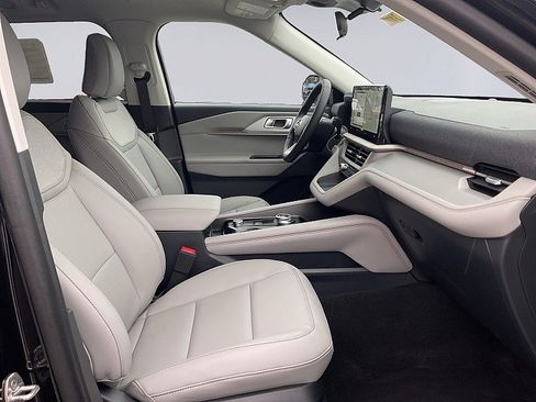 New 2026 Ford Explorer Active w/ Active Comfort Package image 11