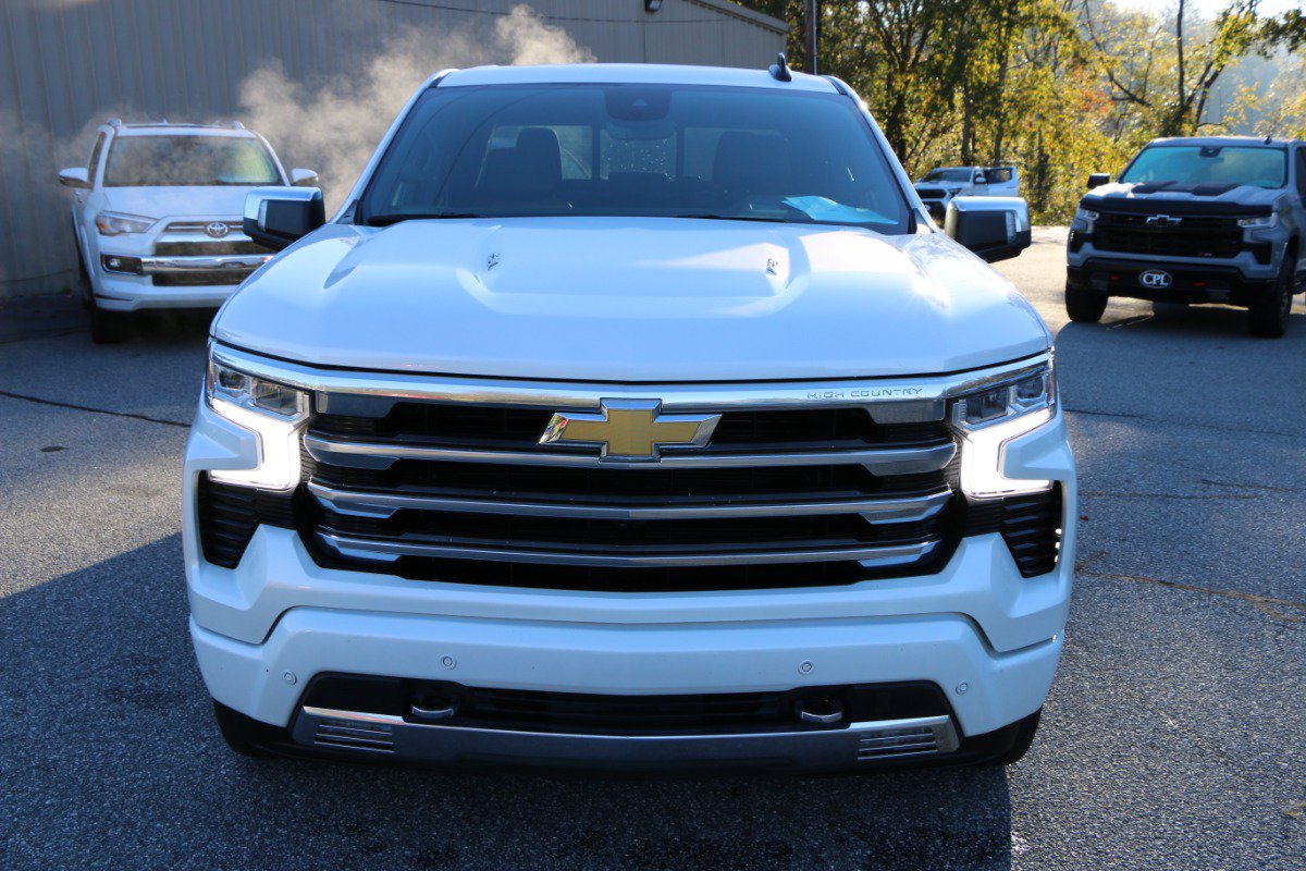 Used 2023 Chevrolet Silverado 1500 High Country w/ High Country Premium Package AWD/4WD image 10