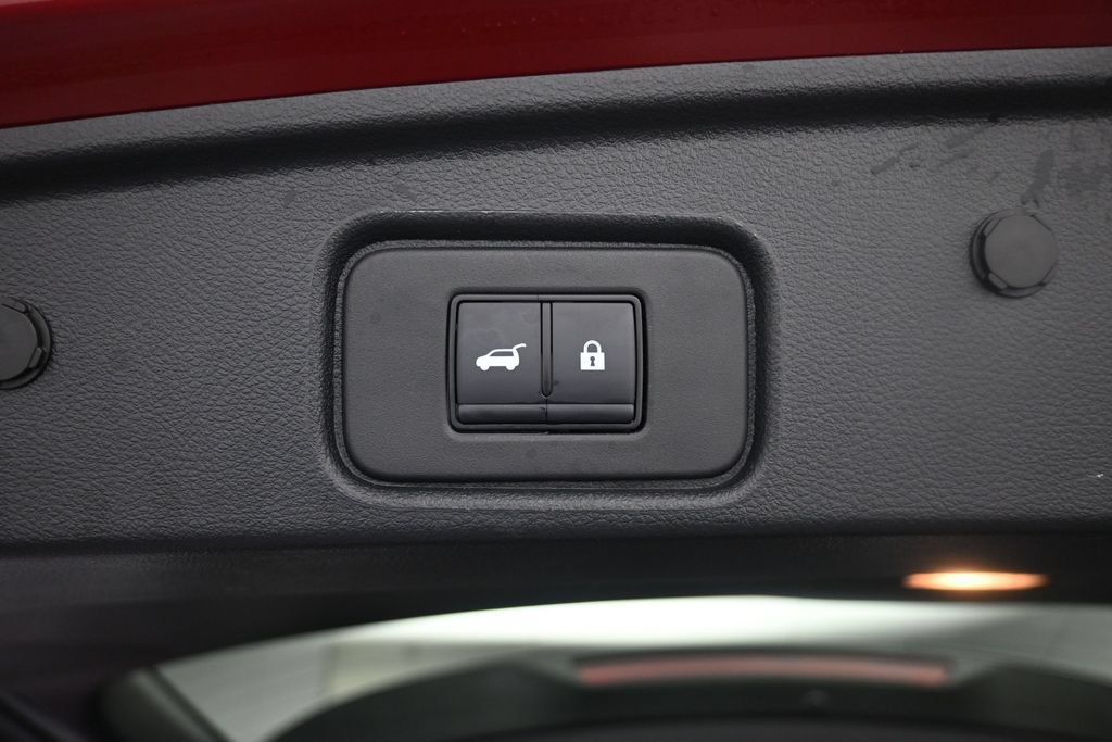 Used 2024 Nissan Pathfinder Platinum FWD image 34