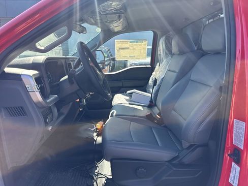 New 2025 Ford F550 4x4 Regular Cab Super Duty image 12
