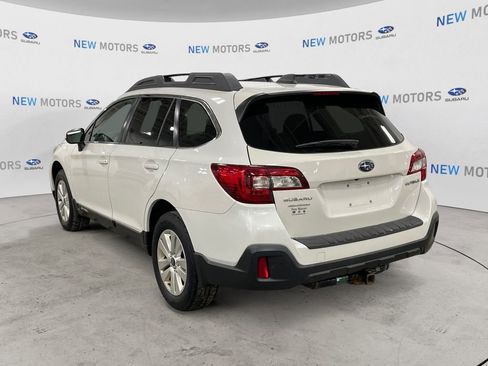 Used 2018 Subaru Outback 2.5i Premium image 3
