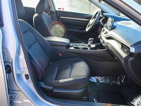 Used 2023 Nissan Altima 2.5 SV image 16