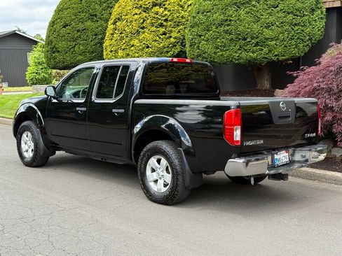 Used 2012 Nissan Frontier SV w/ SV Premium Utility Pkg AWD/4WD image 3