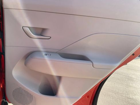 Used 2025 Hyundai Kona SEL FWD image 26