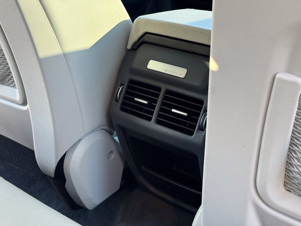 Used 2018 Land Rover Range Rover Evoque SE AWD/4WD image 19