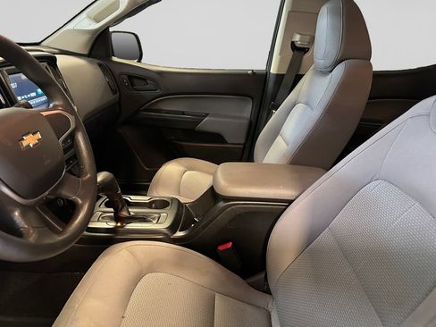 Used 2018 Chevrolet Colorado W/T w/ Custom Special Edition AWD/4WD image 9
