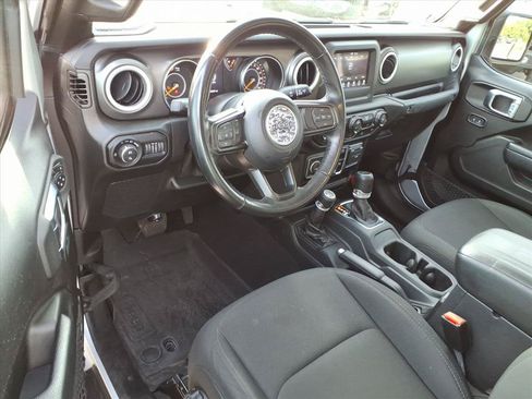 Used 2022 Jeep Gladiator Sport AWD/4WD image 16