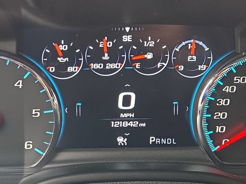 Used 2019 Chevrolet Suburban Premier w/ Premier Plus Edition RWD image 27