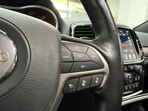 Used 2021 Jeep Grand Cherokee Limited AWD/4WD image 16