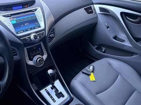 Used 2012 Hyundai Elantra Limited w/ Technology Pkg 5 image 16