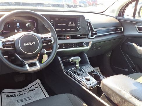 Used 2024 Kia Sportage LX image 5