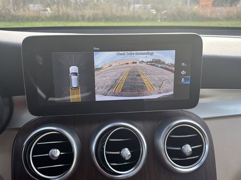 Used 2022 Mercedes-Benz GLC 300 image 10