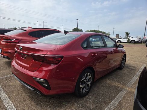 Used 2021 Kia Forte LXS FWD image 3