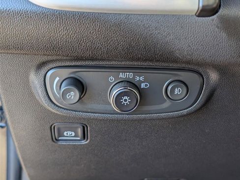 Used 2023 GMC Terrain SLT image 21