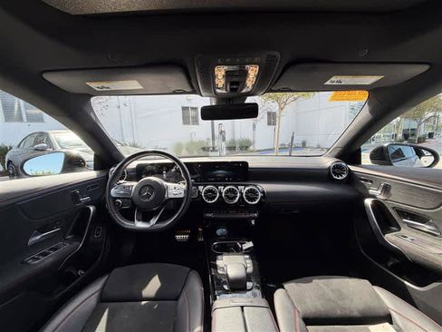 Used 2022 Mercedes-Benz CLA 250 image 8