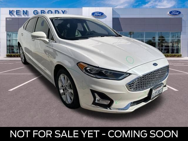 Used 2019 Ford Fusion Energi Titanium FWD image 1