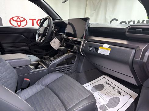 Used 2026 Toyota 4Runner 4WD image 11