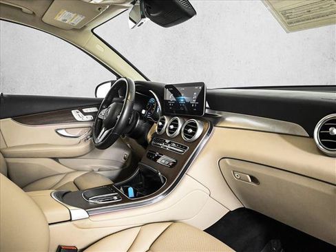 Used 2022 Mercedes-Benz GLC 300 4MATIC image 24