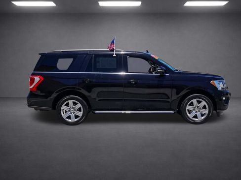 Used 2019 Ford Expedition XLT w/ Equipment Group 202A AWD/4WD image 3