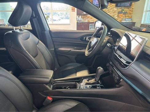 Used 2022 Jeep Compass Latitude AWD/4WD image 28