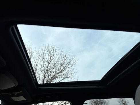 Used 2025 Subaru Forester Premium image 53