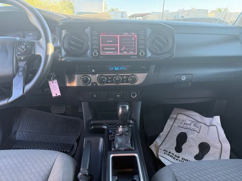 Used 2021 Toyota Tacoma SR AWD/4WD image 18