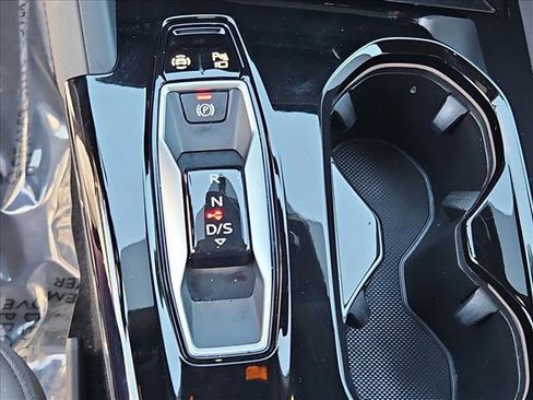 Used 2025 Audi Q5 Premium w/ Convenience Package image 12