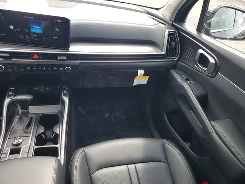 Used 2025 Kia Sorento S w/ Panoramic Sunroof Package FWD image 28