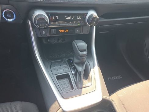 Used 2019 Toyota RAV4 XLE w/ Convenience Package FWD image 25