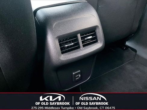 Used 2024 Chevrolet Equinox LT image 10