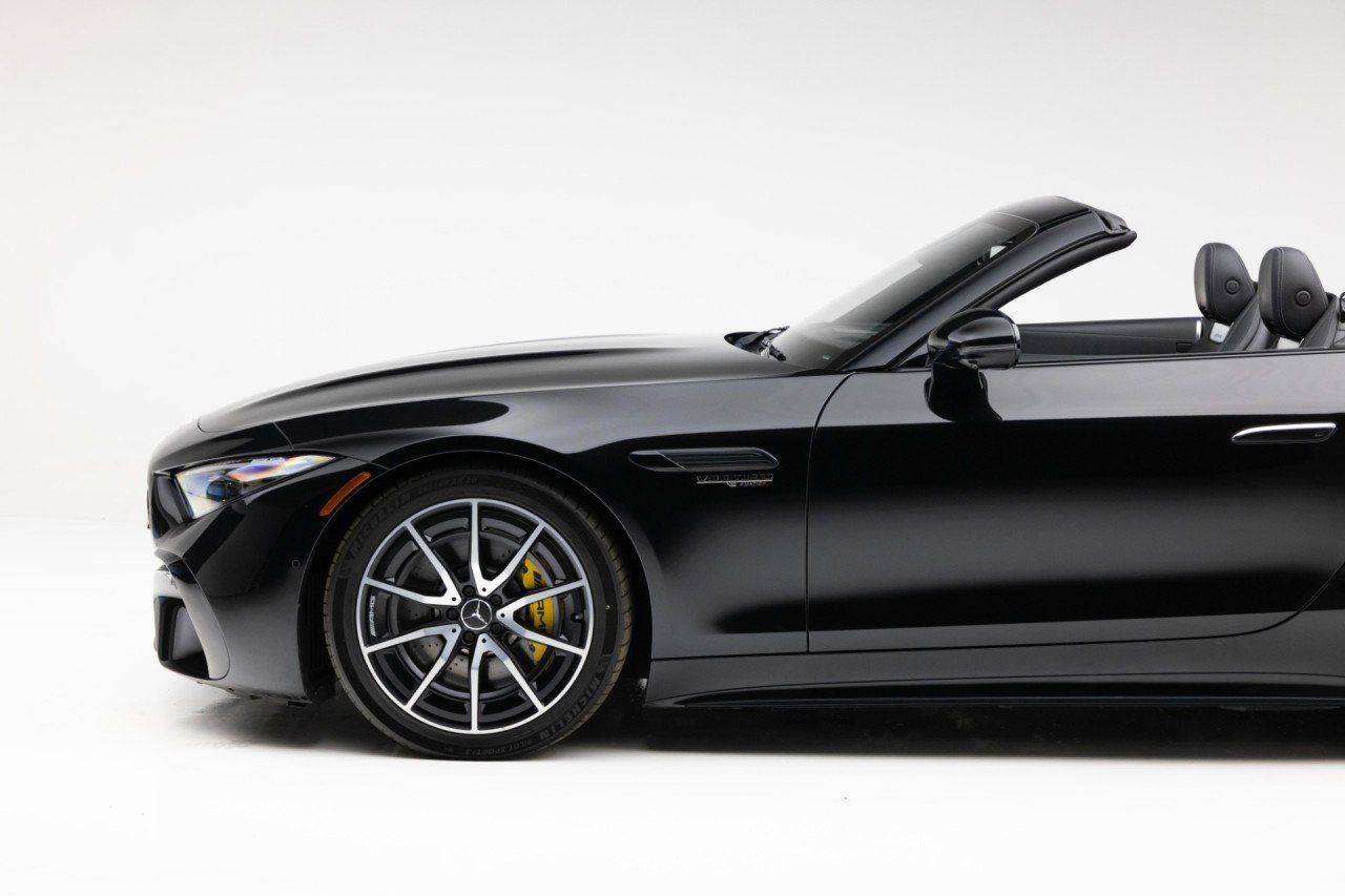 Used 2022 Mercedes-Benz SL 63 AMG 4MATIC w/ AMG Aerodynamic Package image 33