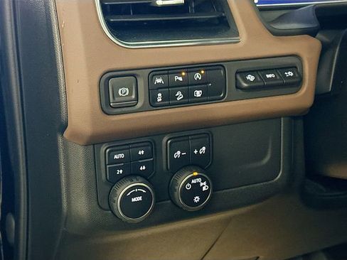 Used 2023 Chevrolet Tahoe High Country w/ LPO, Illumination Package image 11